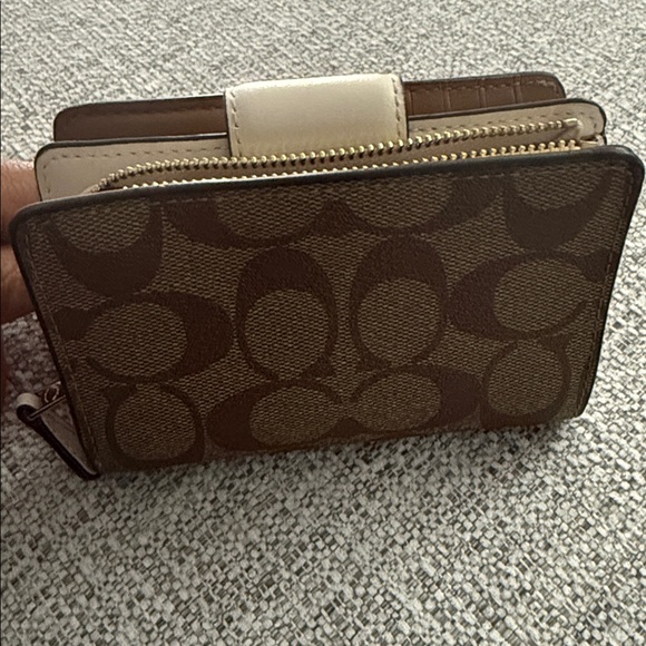 Coach Tan Wallet with Gold Logo - Picture 3 of 3